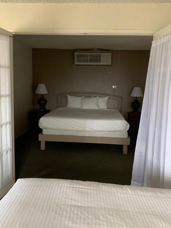 Desert Hot Springs Spa Hotel ภายนอก รูปภาพ